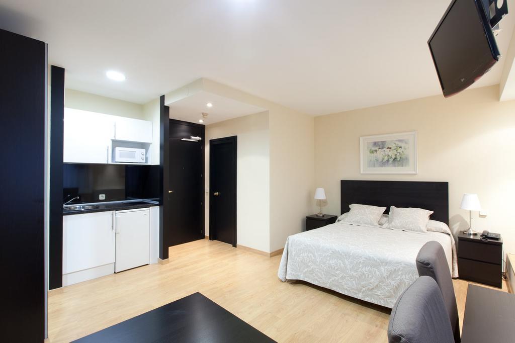 Apartamentos Centro Colon Madrid Exterior foto